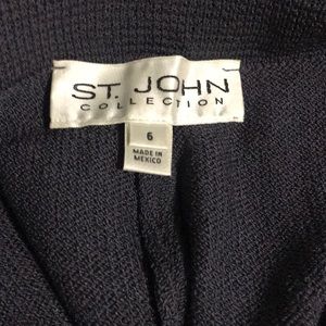 St. John Collection size 6 charcoal color wide leg knit pant.